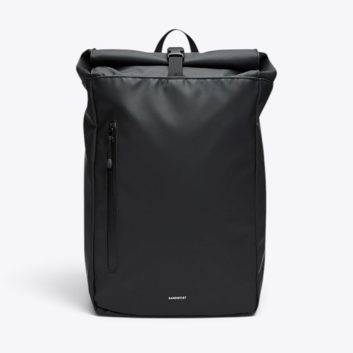 Sandqvist STREAM Rolltop Backpack 14" noir — vue de face avec poche à fermeture éclair verticale.
