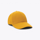 Casquette jaune moutarde, vue avant trois quarts