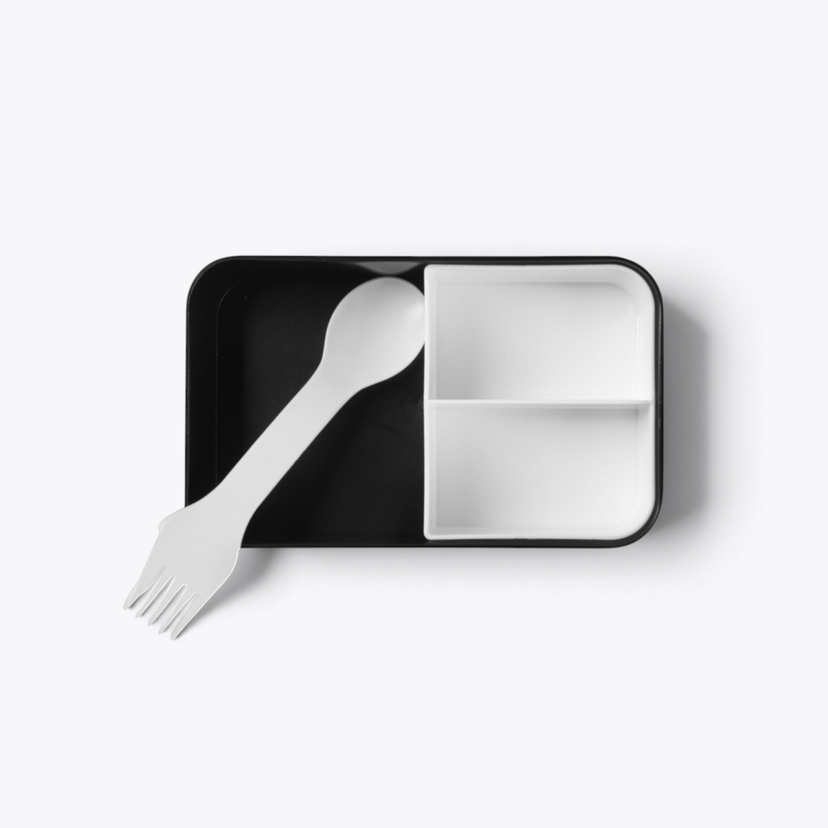 Lunchbox Bento Bloc Simple noire ouverte avec des compartiments et un couvert
