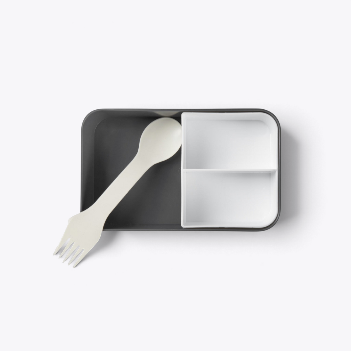 Lunchbox Bento double grise ouverte avec couverts, vue de dessus