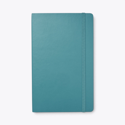 Carnet Moleskine turquoise fermé avec bande élastique, vue de face
