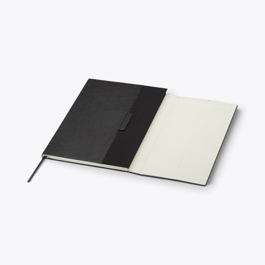Carnet à rabat noir ouvert avec pochette intérieure visible