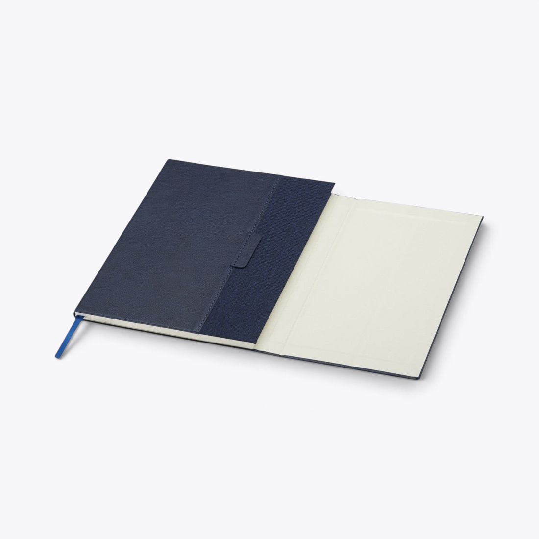 Carnet à rabat bleu marine ouvert avec pochette intérieure visible