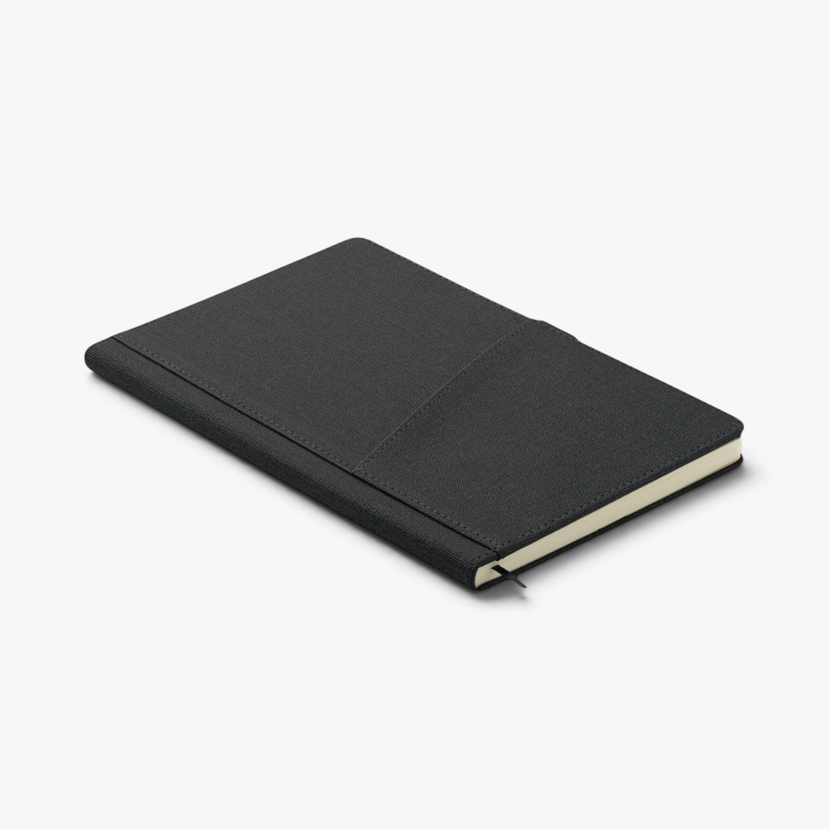 Carnet de notes avec poche frontale noir, vue trois quarts
