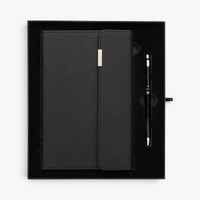 Carnet Swiss Peak noir et stylo présentés dans un coffret