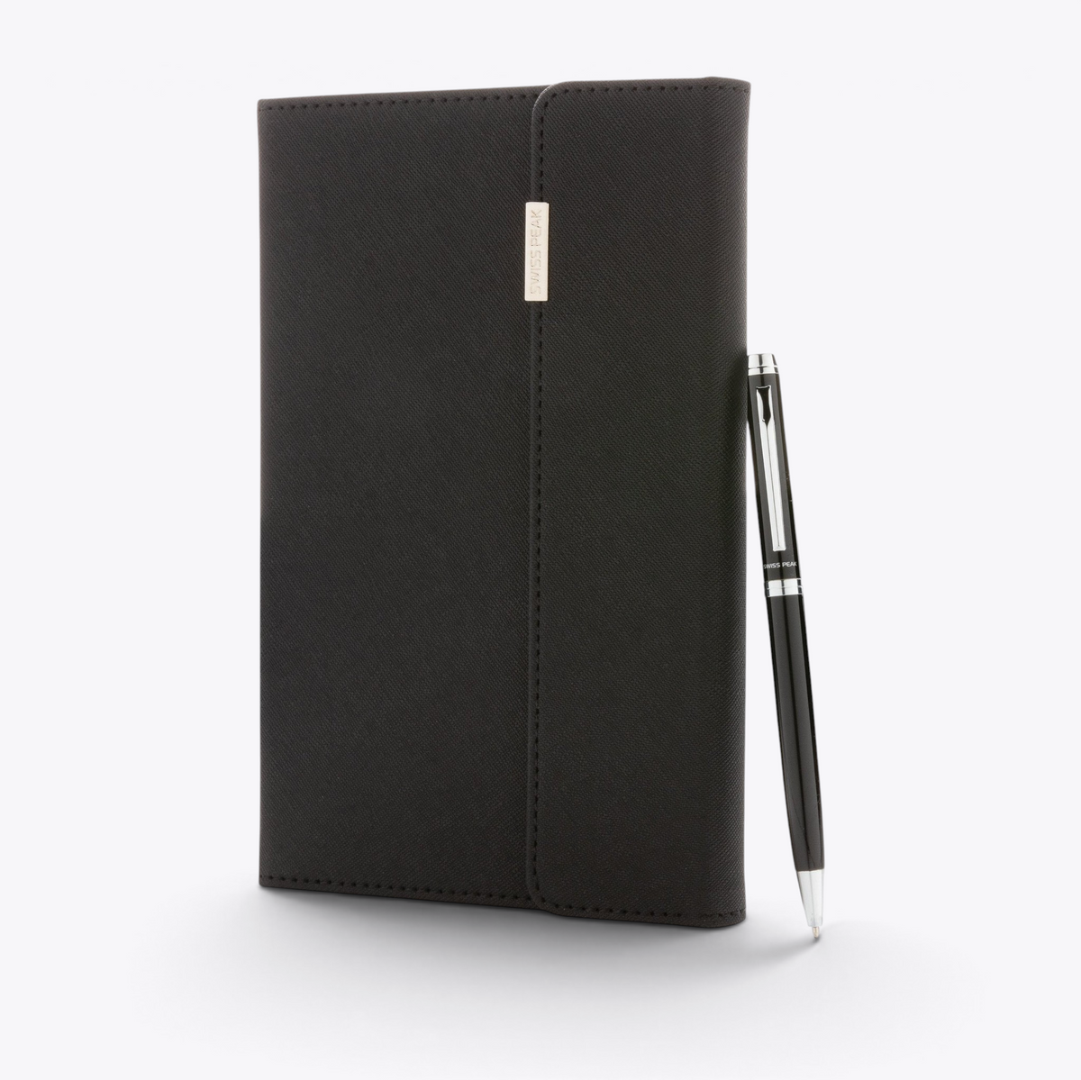 Carnet Swiss Peak noir et stylo assorti, vue trois quarts