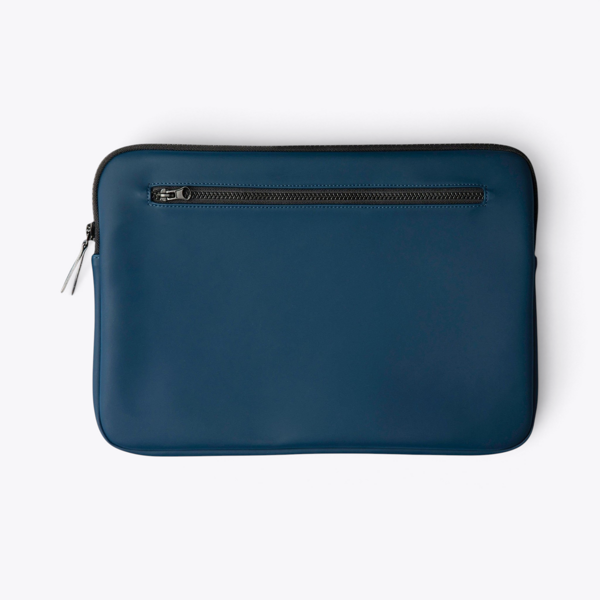 Pochette d’ordinateur bleu marine avec poche zippée, vue de face