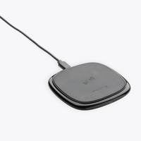 Chargeur sans fil Philips noir, vue trois quarts