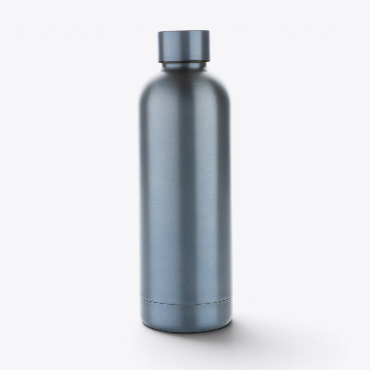 Bouteille isotherme inox recyclé 500 ml bleu clair — vue de face