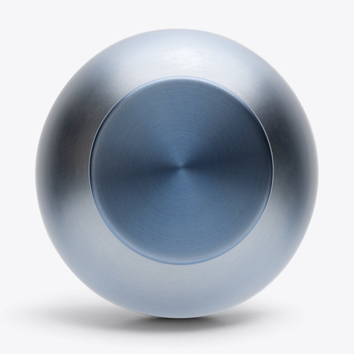 Bouteille isotherme inox recyclé 500 ml bleu clair — vue du dessus du bouchon