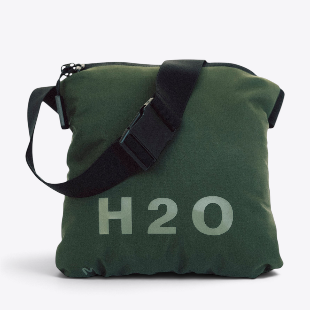 Veste de pluie compacte Rømø H2O kaki, vue de la pochette de rangement