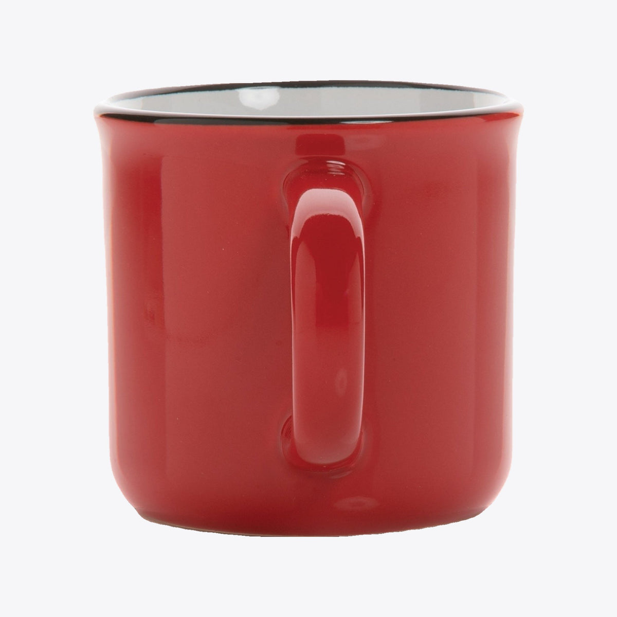 Tasse vintage en céramique rouge avec l’anse visible, vue de face