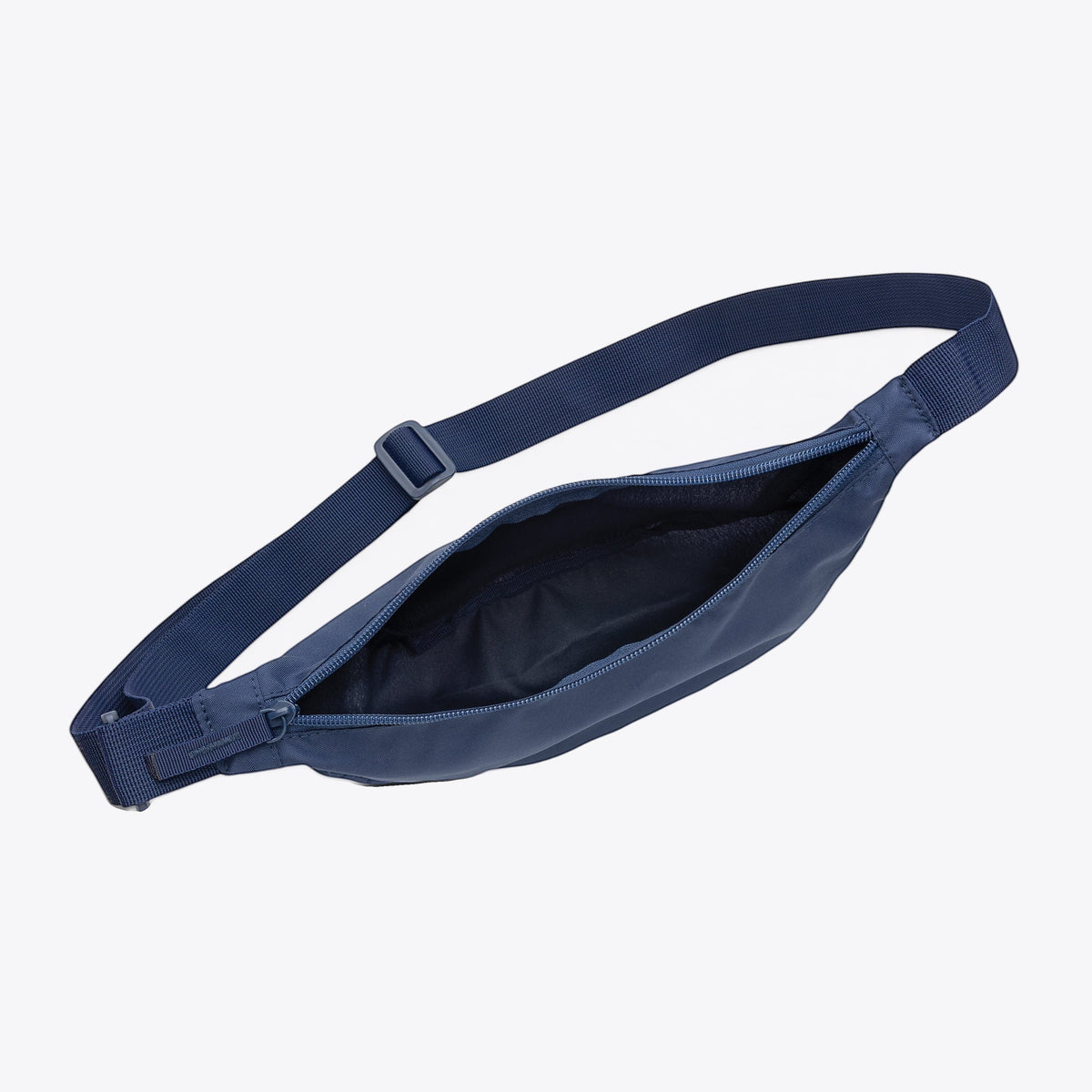 Sac banane Crescent AWARE bleu marine ouvert, vue intérieure
