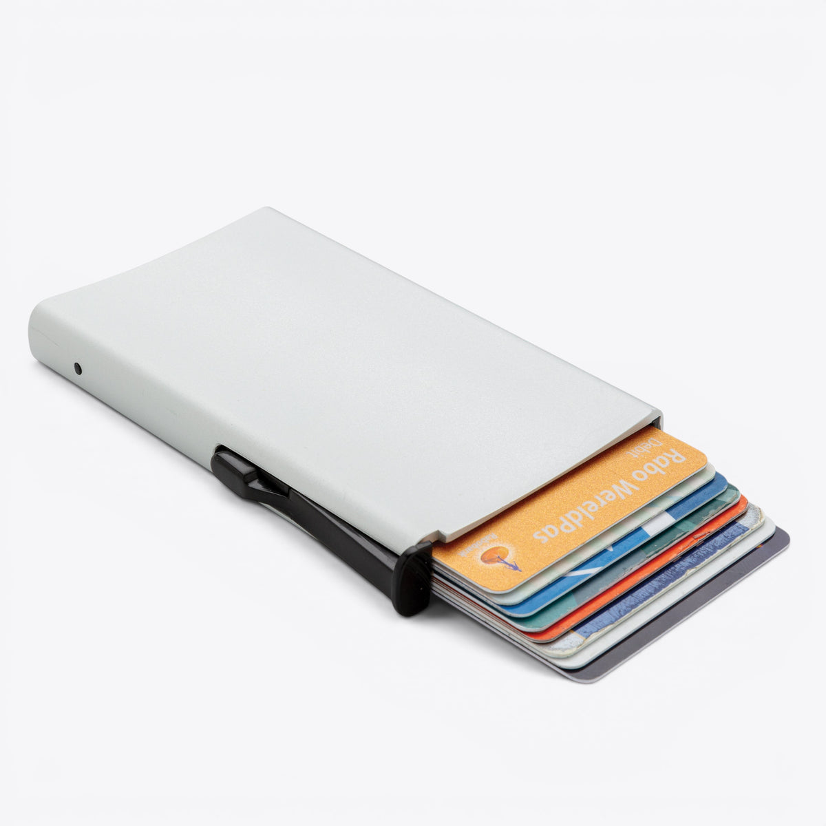 Porte-cartes argenté avec plusieurs cartes déployées