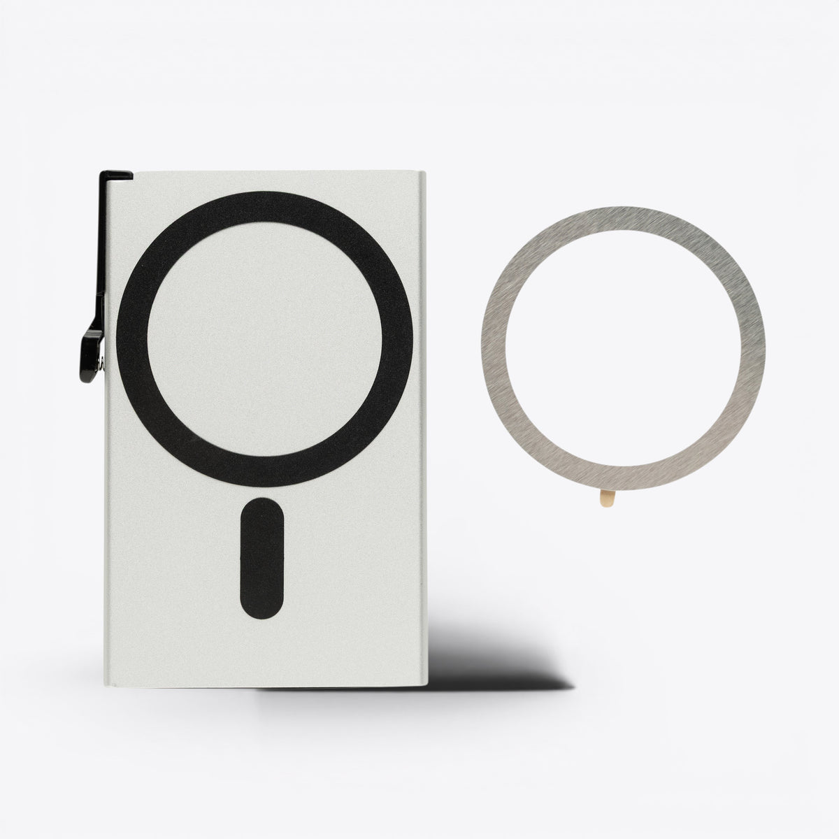 Porte-cartes argent avec anneau adaptateur, vue de face