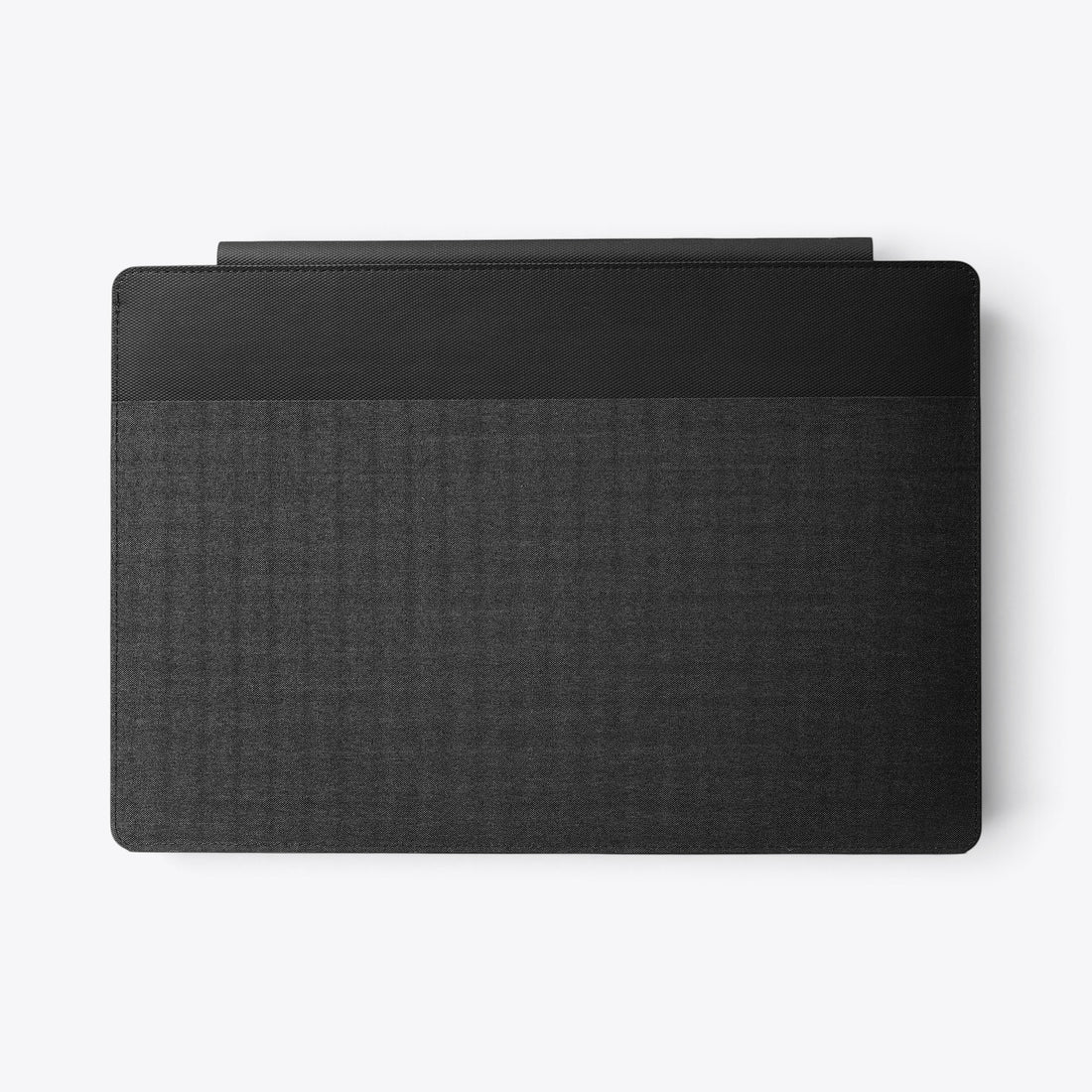 Pochette XD Design Mobile Office noire fermée, panneau textile arrière