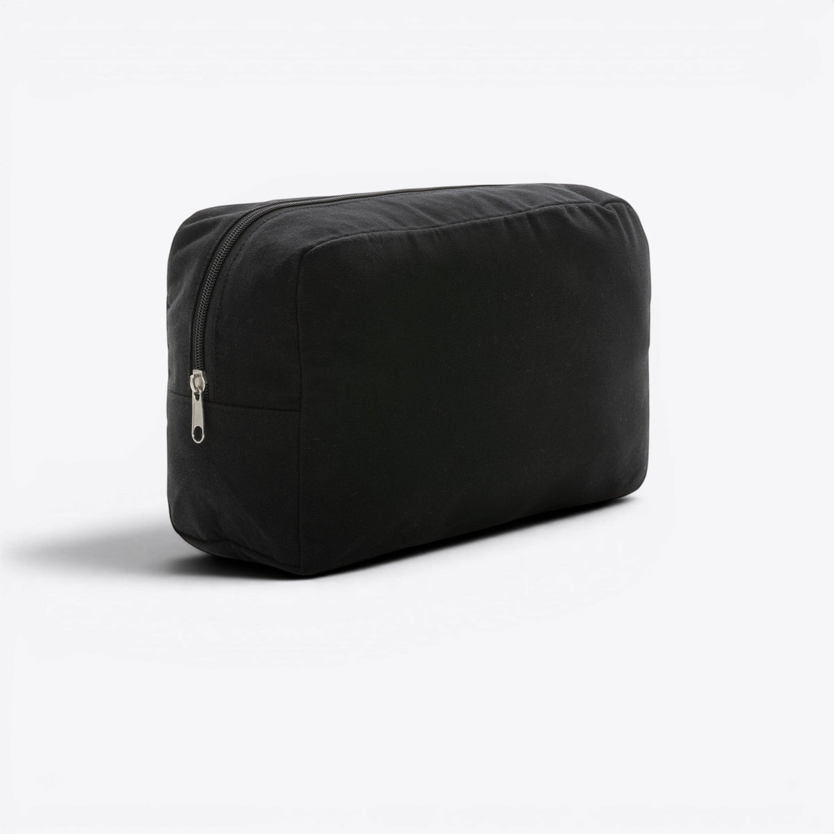 Trousse de toilette en toile recyclée non teintée Aware™ noir, vue trois quarts