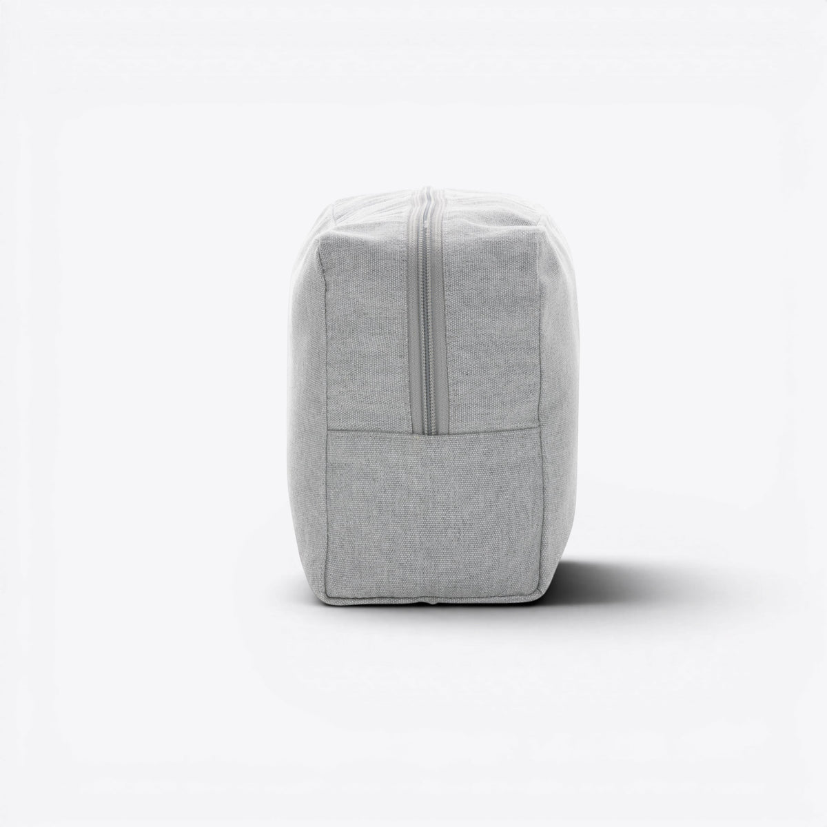Trousse de toilette en toile recyclée non teintée Aware™ gris, profil opposé