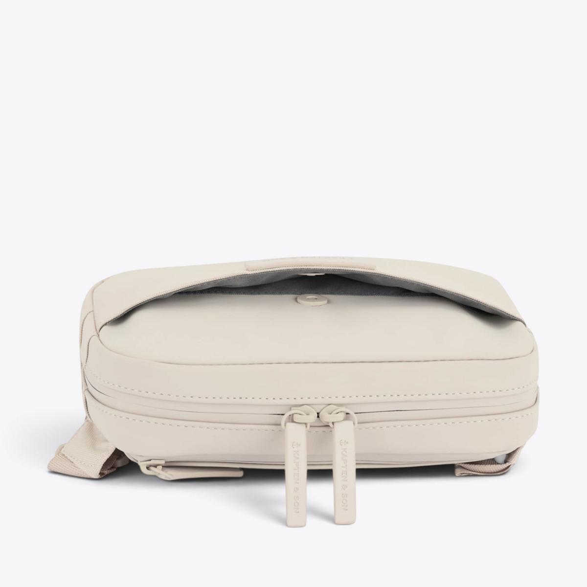 Bergen Pro Crossbody Kapten & Son sandstone — vue du dessus