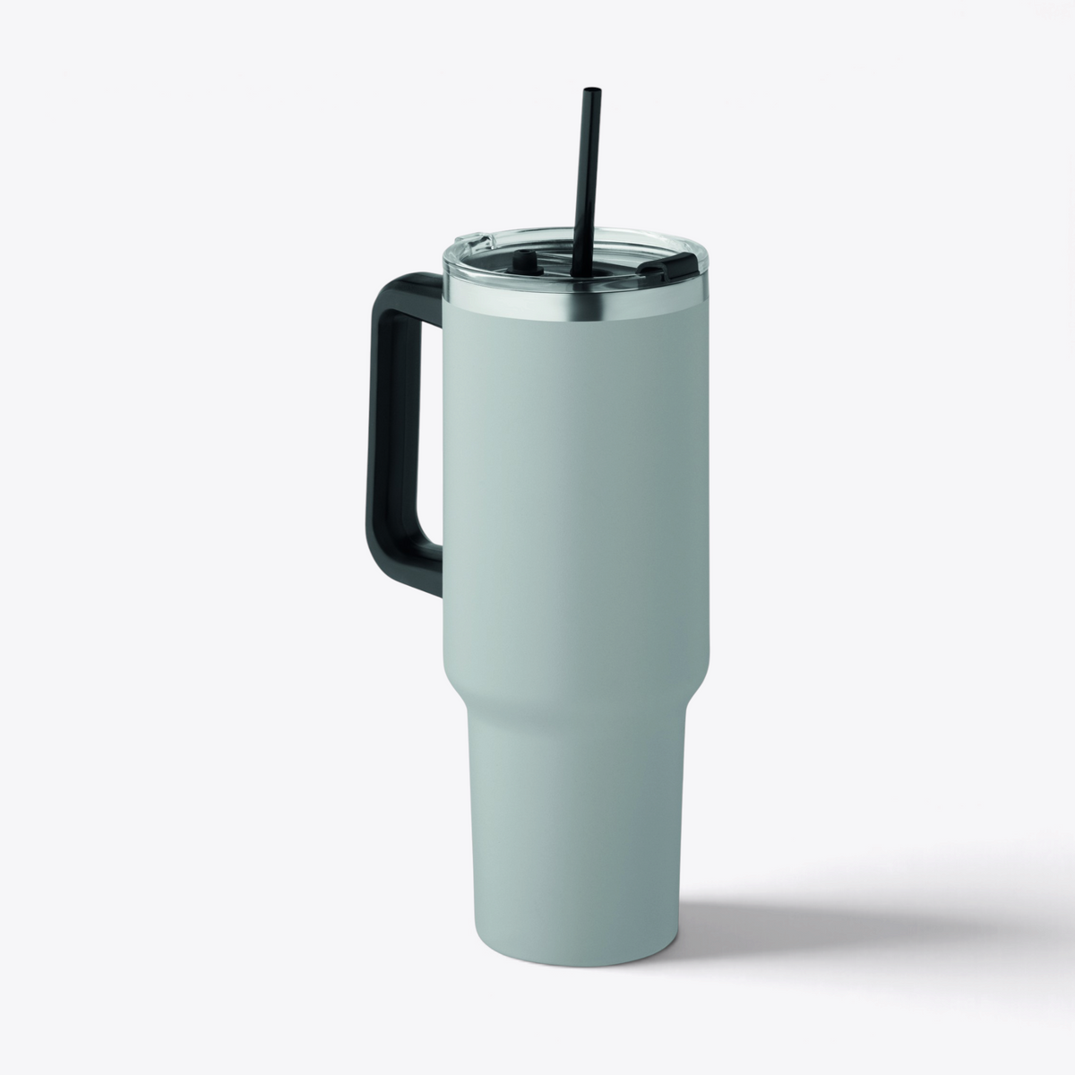 Gobelet gris de 1,2 litre, poignée à gauche, couvercle et paille en place
