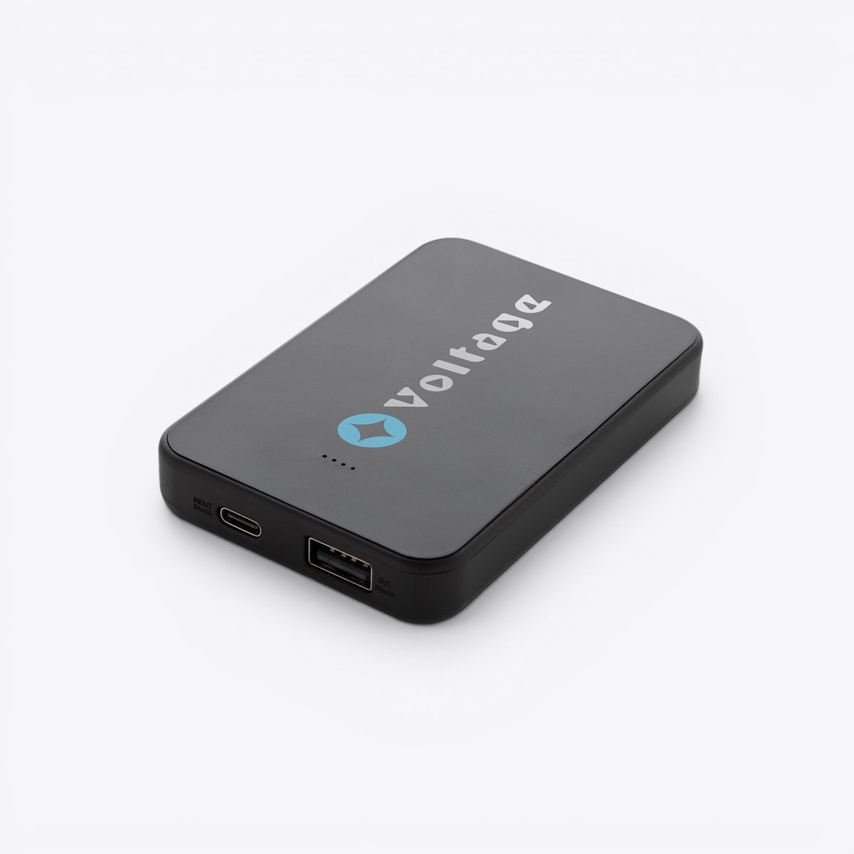 Batterie externe noire avec un logo bleu et blanc imprimé