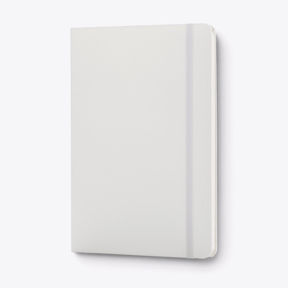 Carnet A5 classique blanc, vue de trois quarts debout