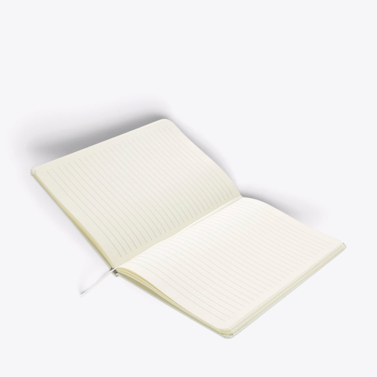 Carnet A5 classique blanc, vue ouverte sur les pages lignées