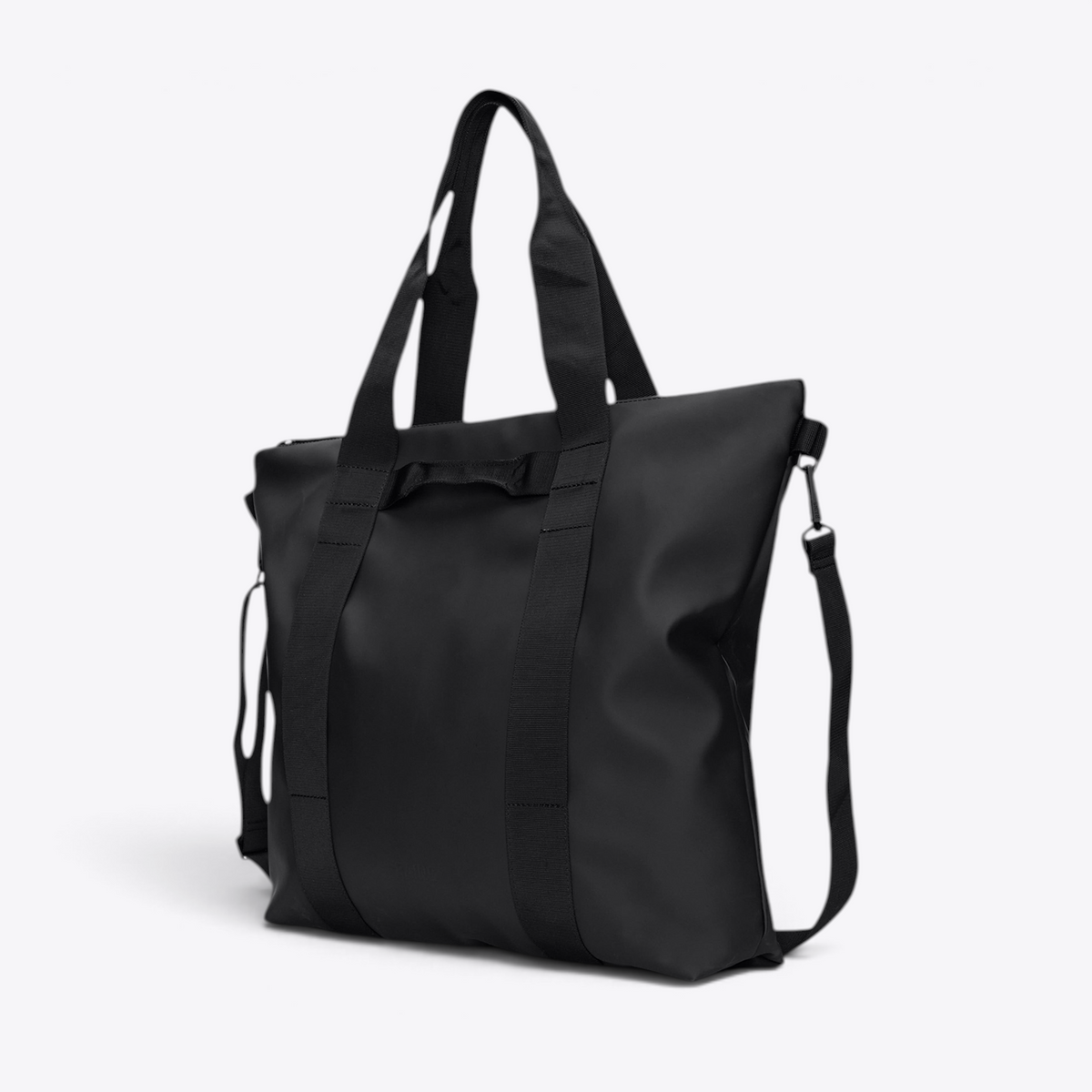 Vue de trois quarts du Tote Bag RAINS noir