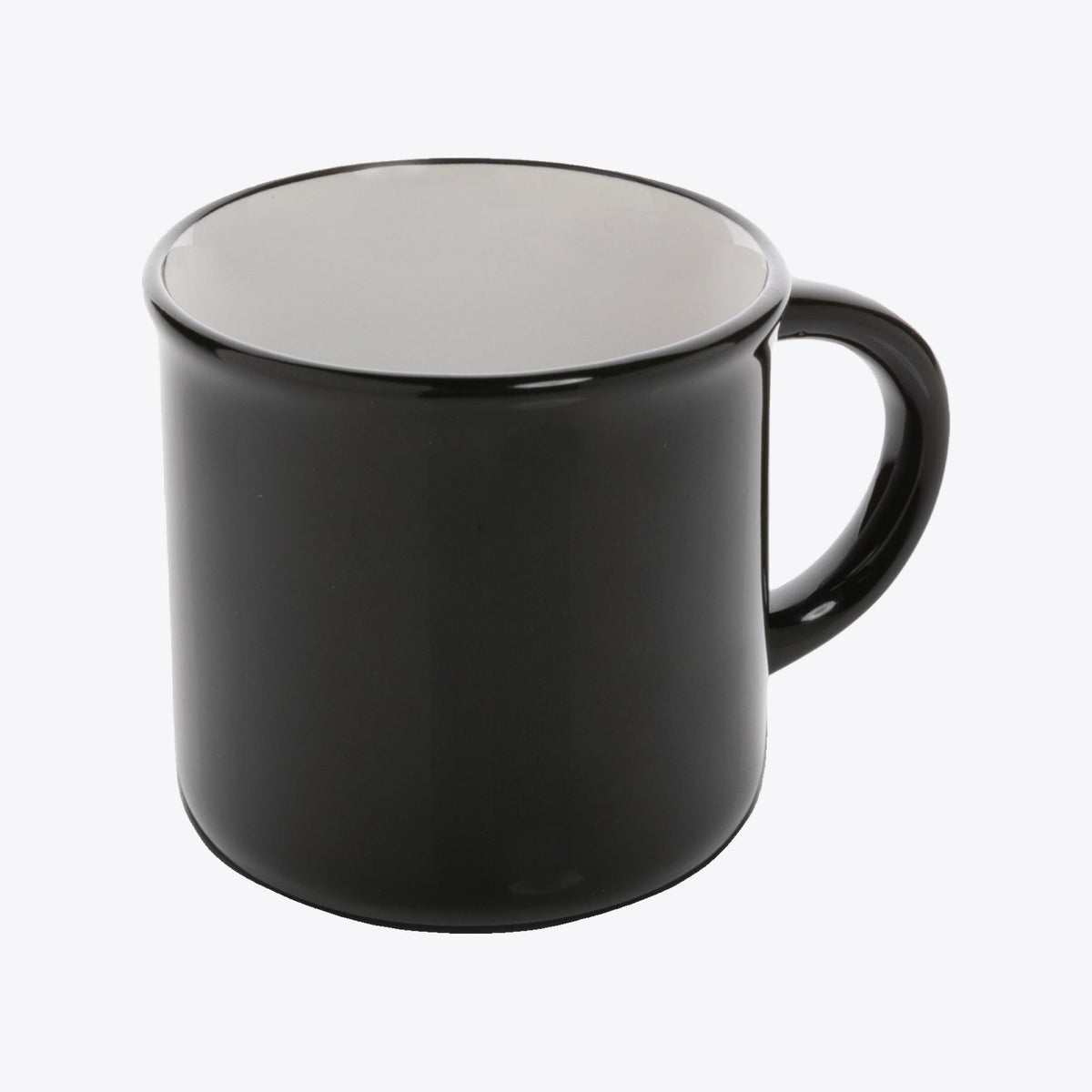 Tasse vintage en céramique noire, vue trois quarts