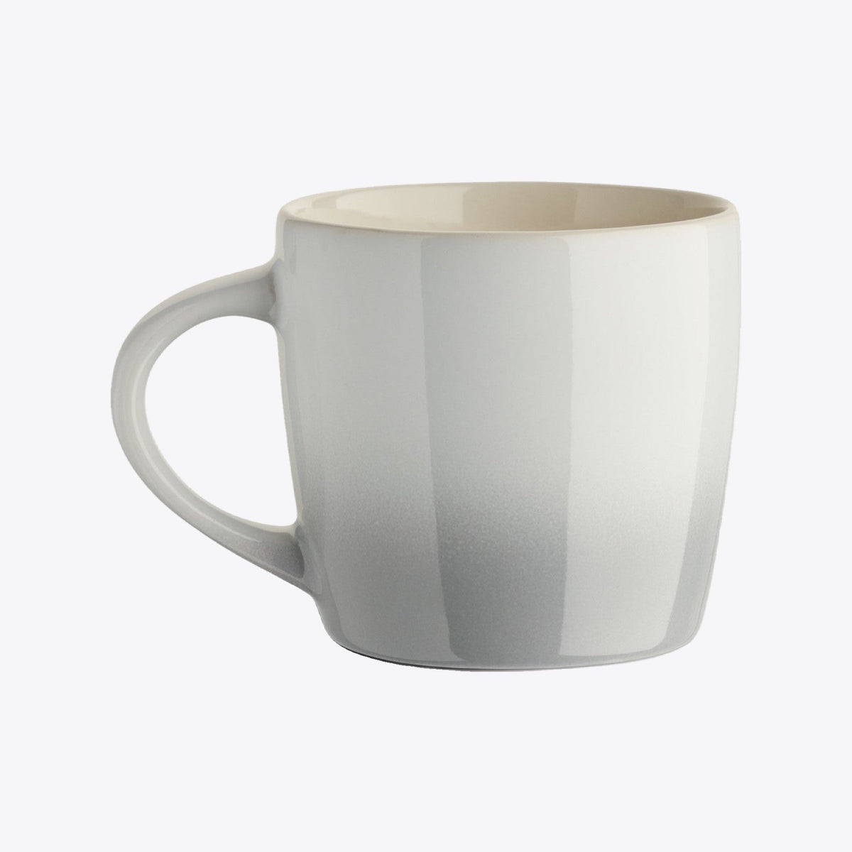 Tasse en céramique blanche avec anse à gauche, vue de face