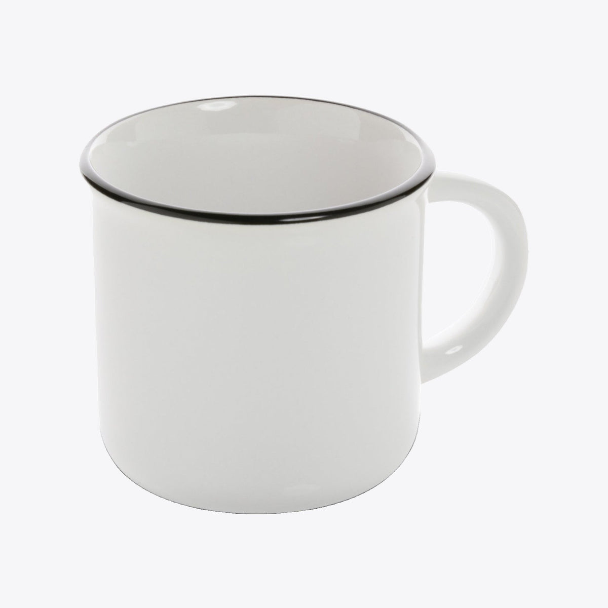 Tasse vintage en céramique blanche, vue trois quarts