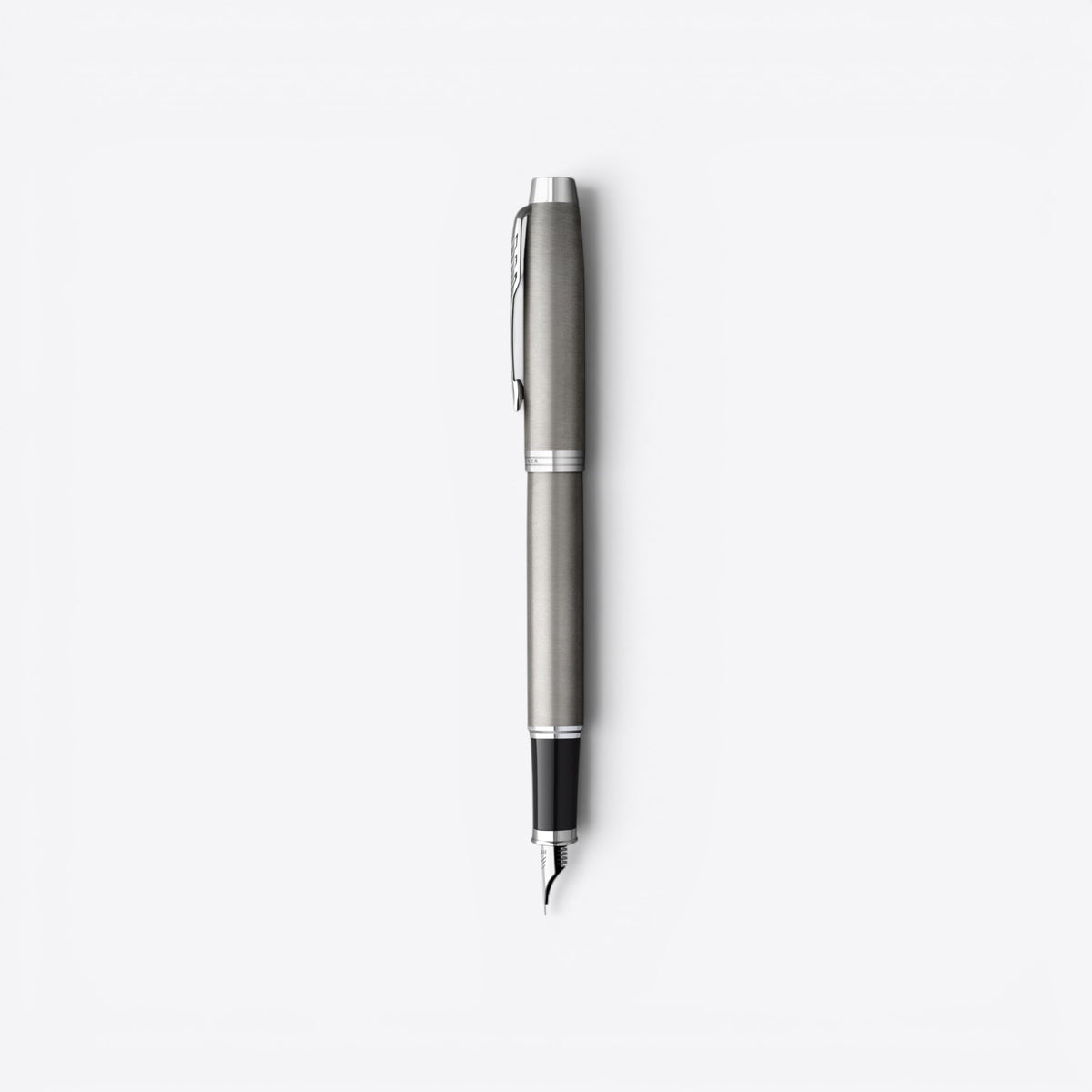 Stylo plume Parker gris ouvert, vue de face