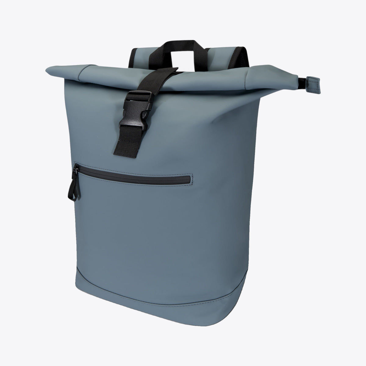 Sac à dos à rabat roulé bleu, vue trois quarts